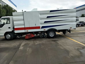 洗掃車、掃路車廠家直銷 高效清潔與安全防撞的現(xiàn)代解決方案